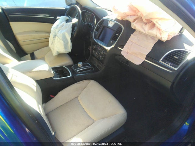 2C3CCARG8JH165791 Chrysler 300 Touring