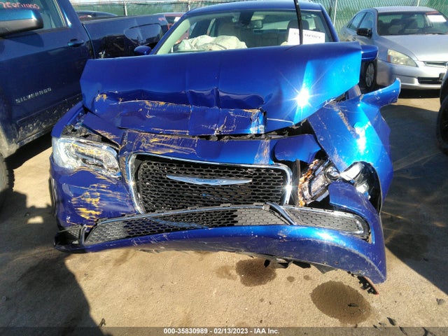 2C3CCARG8JH165791 Chrysler 300 Touring