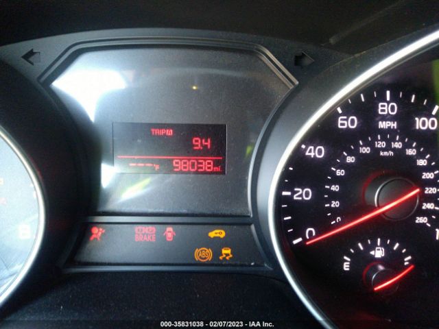 KNDMB5C14F6026636 KIA SEDONA LX