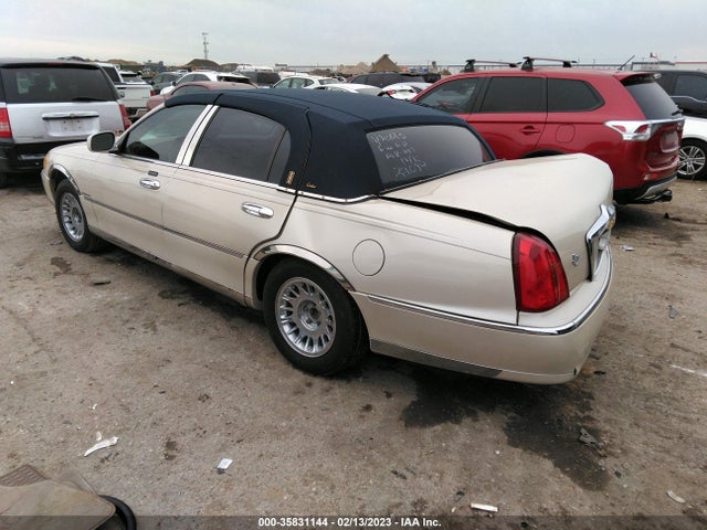 2002 LINCOLN TOWN CAR CARTIER VIN: 1LNHM83W62Y611530