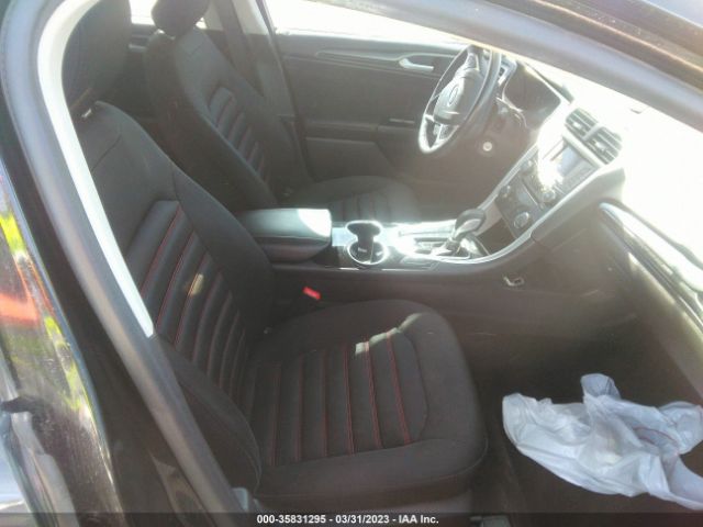 3FA6P0H75FR169825 Ford FUSION SE