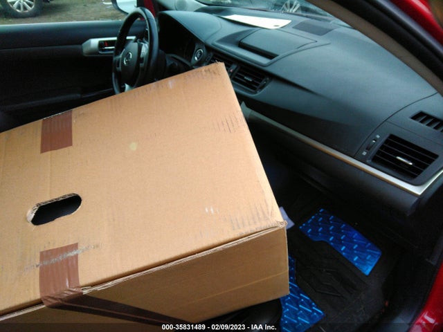 Lexus CT 200H 2012 JTHKD5BH1C2062124 Image 6