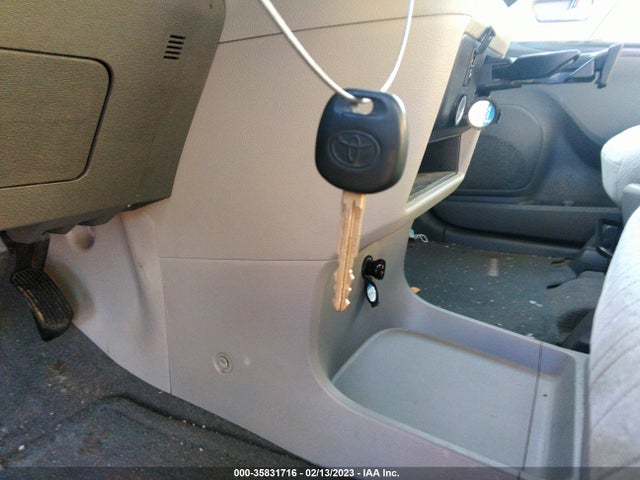 Toyota SIENNA LE 2017 5TDKZ3DC5HS858223 Image 3
