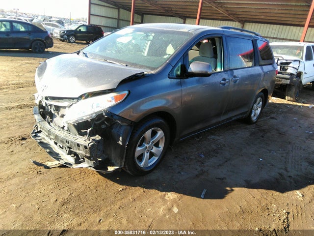 Toyota SIENNA LE 2017 5TDKZ3DC5HS858223 Image 2