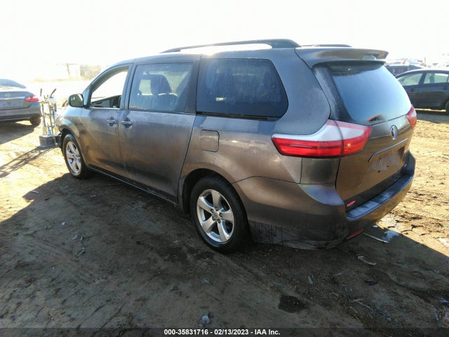 Toyota SIENNA LE 2017 5TDKZ3DC5HS858223 Image 4