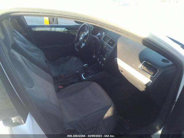 3VW4S7AJ5EM353590 Volkswagen Jetta Sedan Gli