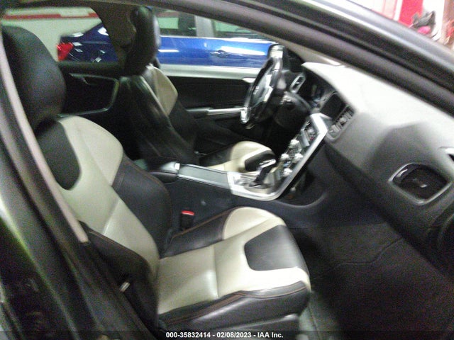 2016 Volvo V60, VIN: YV4612HK2G1006666