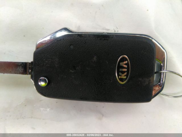 3KPF24AD2KE138288 KIA Forte Lxs