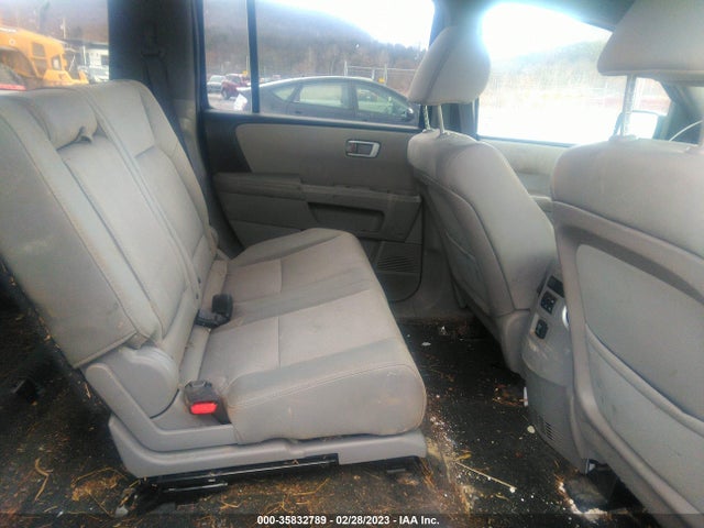 2015 HONDA PILOT LX VIN: 5FNYF4H24FB072635