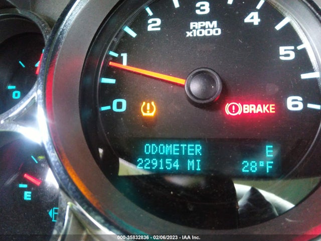 2011 GMC SIERRA 1500 SLE VIN: 3GTP2VE35BG107990