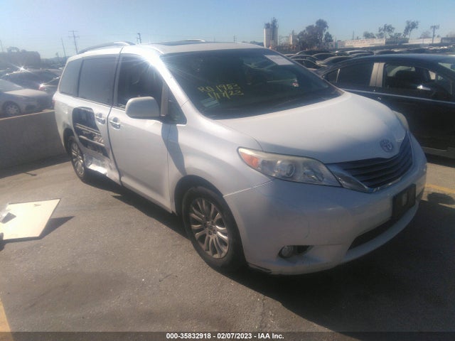 2015 TOYOTA SIENNA XLE VIN: 5TDYK3DC2FS591893