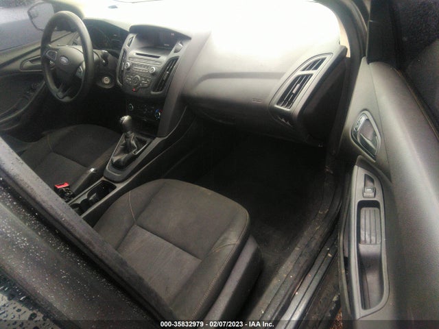 2016 FORD FOCUS S VIN: 1FADP3E27GL221652
