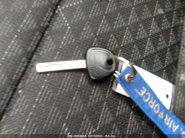 3KPA25AB8JE052710 KIA Rio 5-door Lx