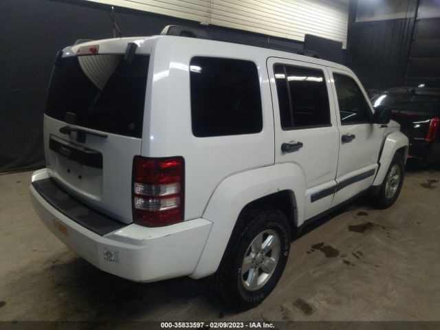 1J8GN28K09W544342 Jeep Liberty Sport