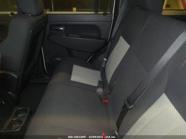 1J8GN28K09W544342 Jeep Liberty Sport