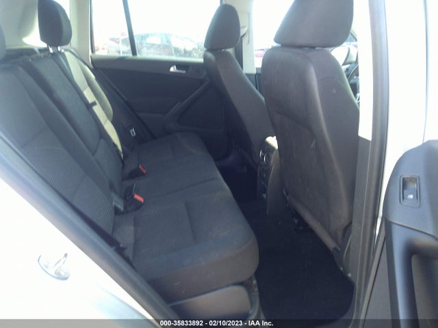WVGAV7AX2HK043132 Volkswagen Tiguan