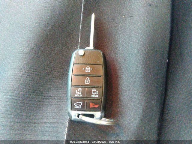 KNDMB5C18G6191770 KIA SEDONA LX