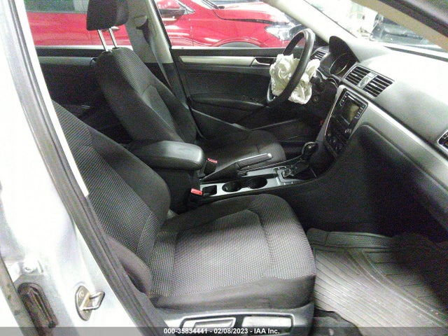 1VWAT7A34GC056901 Volkswagen Passat 1.8t S