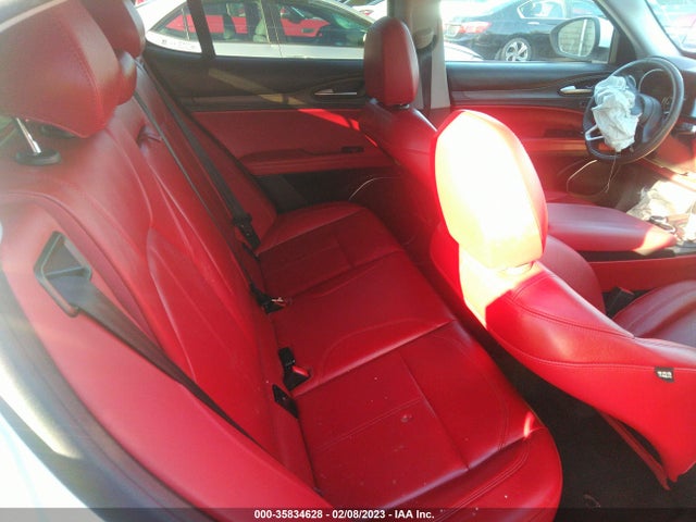 ZASFAKBN9J7B82261 Alfa Romeo Stelvio