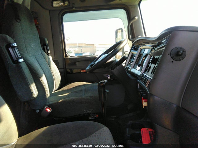 2013 KENWORTH T660 T660 VIN: 1XKADP9X3DJ365651