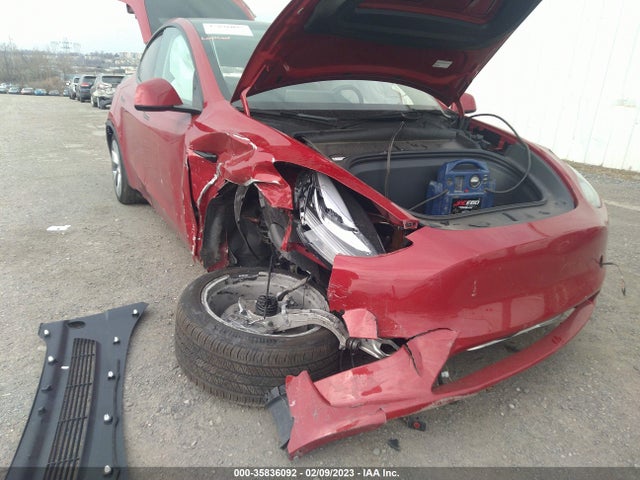 Tesla Model Y Long Range 2022 7SAYGDEE6NF313205 Image 10