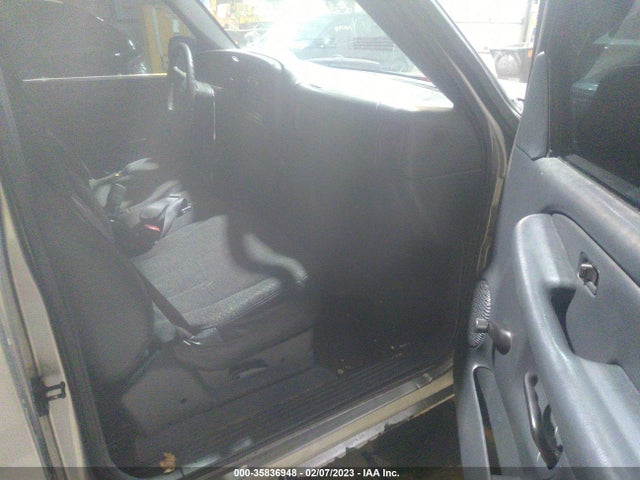 Chevrolet SILVERADO 1500 2000 1GCEC14W5YZ192430 Image 6