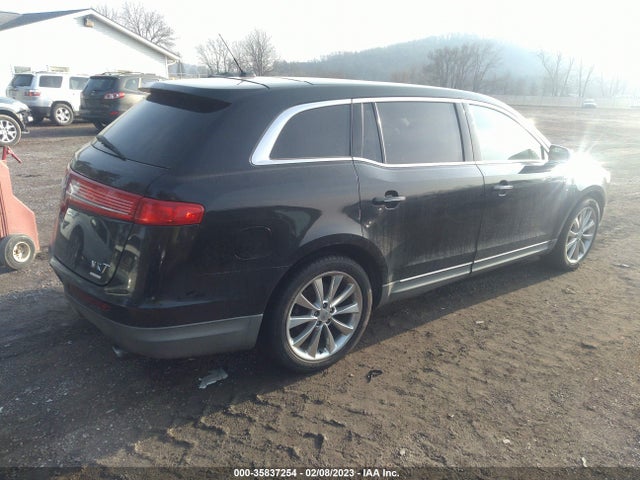 Lincoln MKT 2010 2LMHJ5AT0ABJ08771 Image 5