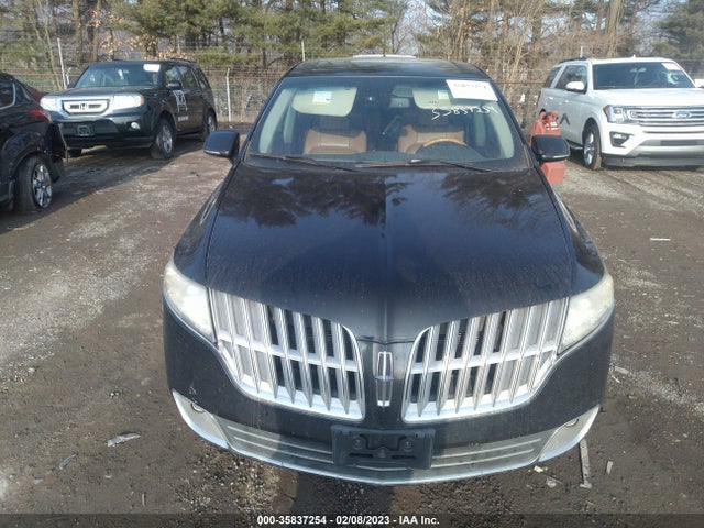 Lincoln MKT 2010 2LMHJ5AT0ABJ08771 Image 7