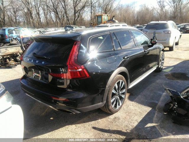 2020 Volvo V60, VIN: YV4102WKXL1031390