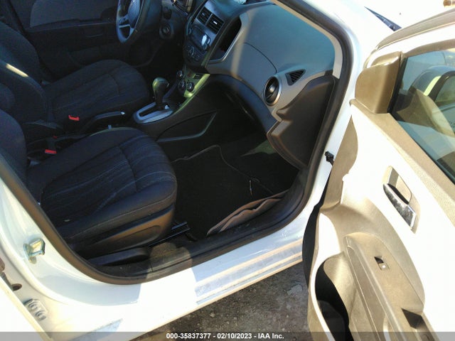 Chevrolet SONIC LT 2015 1G1JC5SH8F4142926 Image 6