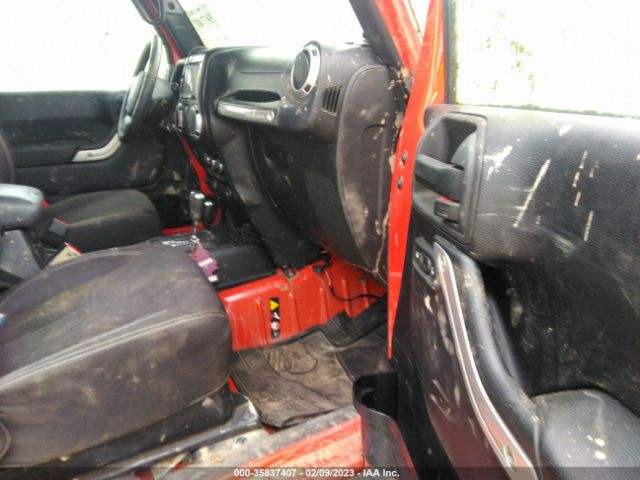 1C4AJWBG2FL709163 Jeep Wrangler Sahara