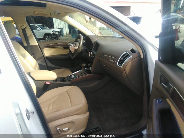 WA1DGAFP5EA103790 Audi Q5 Premium Plus