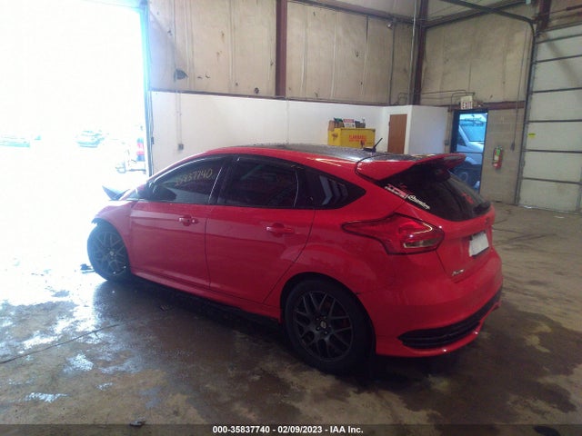 2016 Ford Focus, VIN: 1FADP3L90GL403029