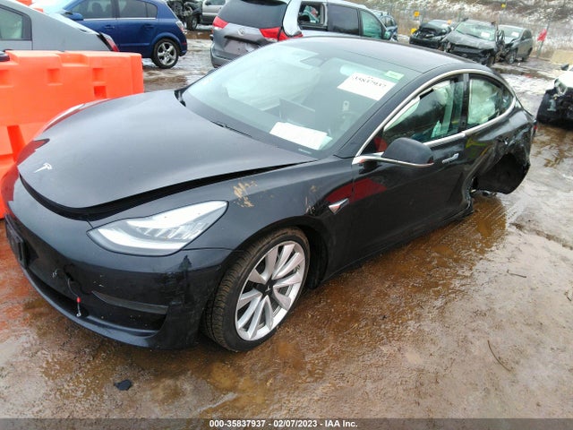Tesla Model 3 Long Range 2018 5YJ3E1EB9JF071604 Image 2