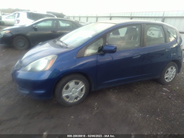 2013 HONDA FIT VIN: JHMGE8H33DC064940