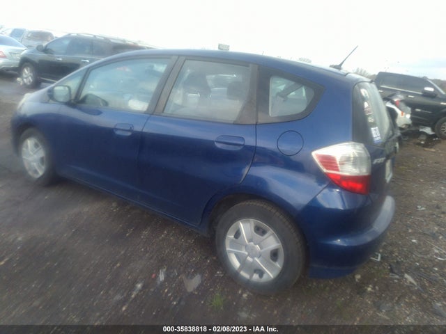 2013 HONDA FIT VIN: JHMGE8H33DC064940