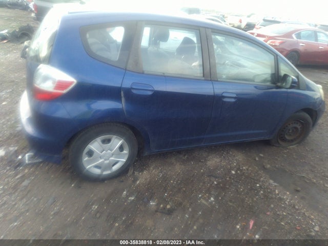 2013 HONDA FIT VIN: JHMGE8H33DC064940
