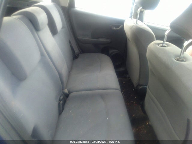 2013 HONDA FIT VIN: JHMGE8H33DC064940
