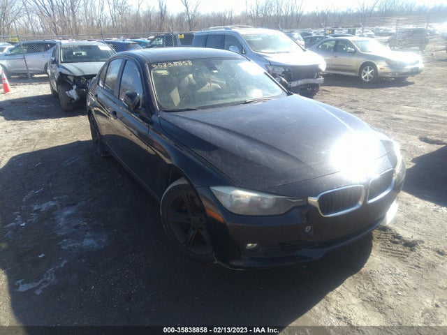 2012 WBA3A5C54CF348171 main image