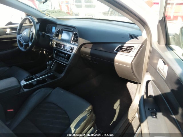 2016 Hyundai Sonata, VIN: 5NPE34AF2GH370581