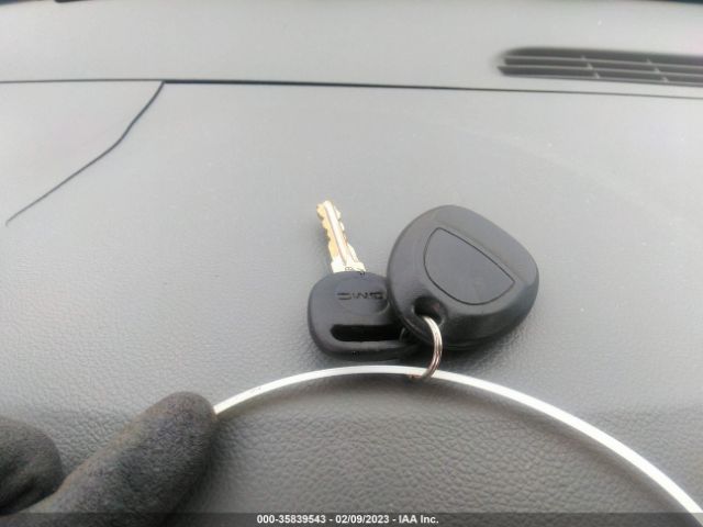 1GKEK13057J142581 GMC YUKON SLE