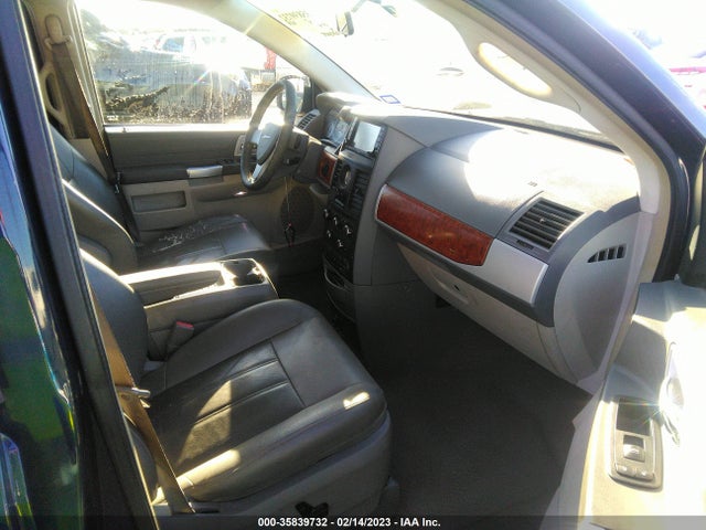 2A8HR54P58R688021 Chrysler Town & Country Touring