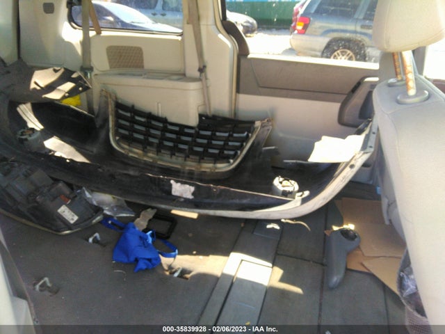 2A4RR5D12AR132269 Chrysler Town & Country