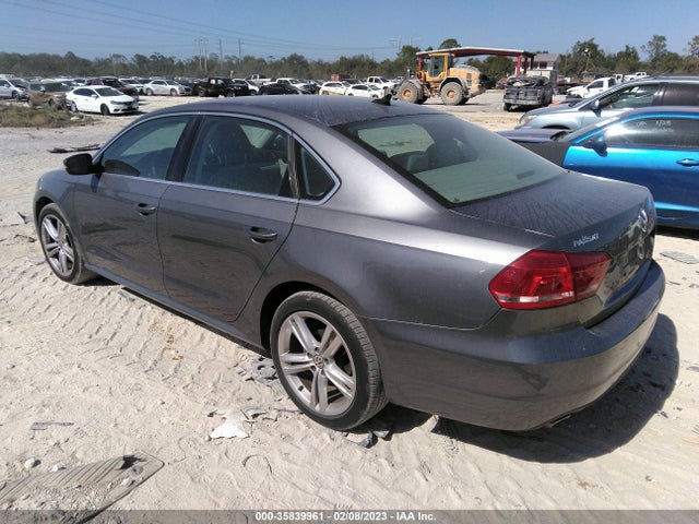 1VWBV7A31FC052236 Volkswagen Passat 2.0l Tdi Se W/sunroof