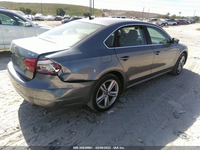 1VWBV7A31FC052236 Volkswagen Passat 2.0l Tdi Se W/sunroof