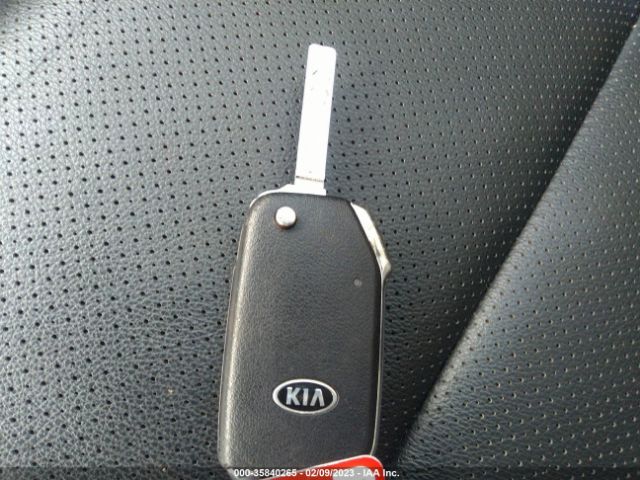 KNDP6CAC7M7856108 KIA SPORTAGE S
