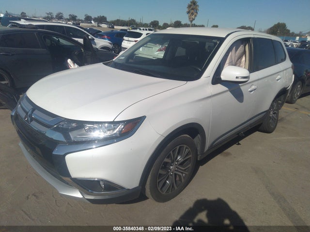JA4AD3A34JZ052032 Mitsubishi Outlander Se