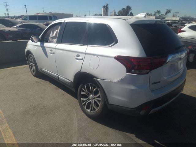JA4AD3A34JZ052032 Mitsubishi Outlander Se