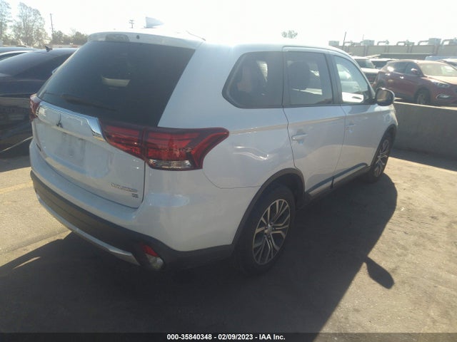 JA4AD3A34JZ052032 Mitsubishi Outlander Se