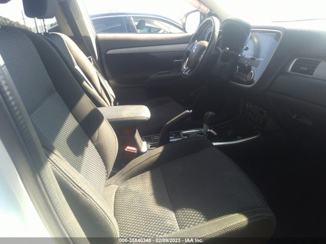 JA4AD3A34JZ052032 Mitsubishi Outlander Se